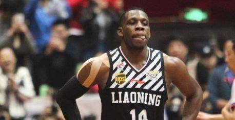 相比中超那些外援动不动几千万人民币的年薪,打球兢兢业业的哈德森这