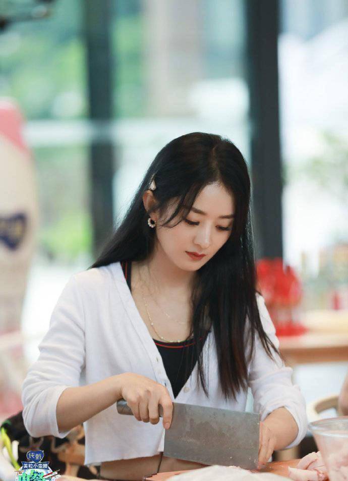 原创《中餐厅》:王俊凯给林大厨送饭,赵丽颖切肉切到手抖_黄晓明_合伙