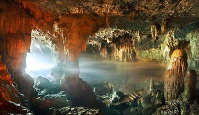 湖南一山洞发现真龙无人敢进去专家至少存在上亿年了