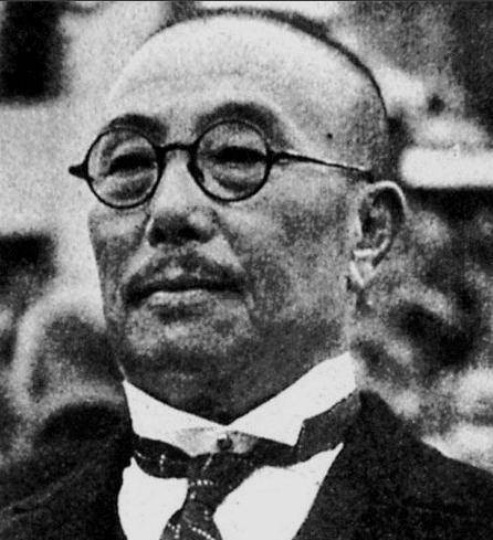 恰好此时,军统方面找到上海滩大佬杜月笙,要他帮忙刺杀傅筱庵.