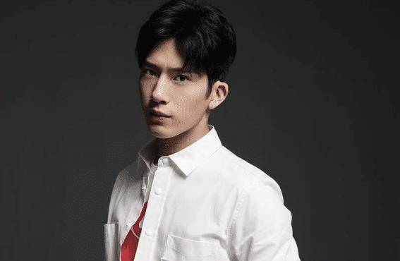 原创80后优秀演员井柏然演戏经验少但态度端正有着关系很好的朋友