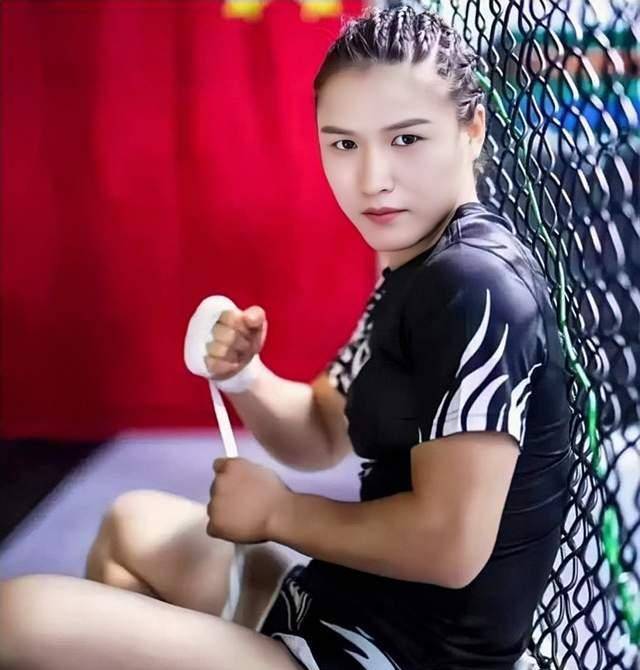 原创九零后姑娘用拳头闯天涯敢拼敢斗输过赢过没有放弃过