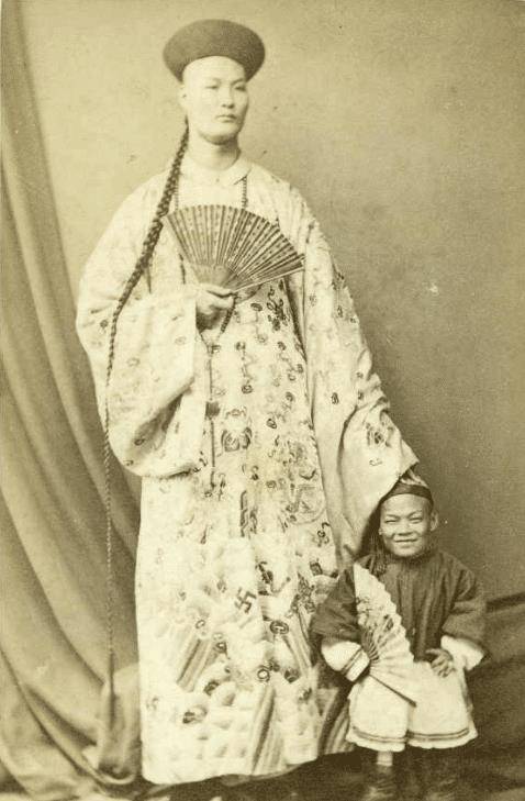 原创清朝巨人詹世钗身高3米19娶英国老婆生下三子后人现状怎样