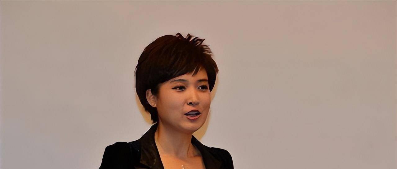 海峡两岸主持桑晨原来是这位大明星的后代难怪长这么好看