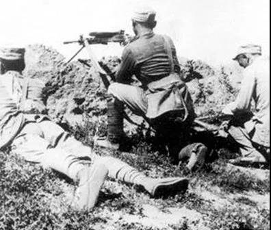 守卫小王庄的是85军23师一个团,这个团看完这场战斗后向解放军投降.