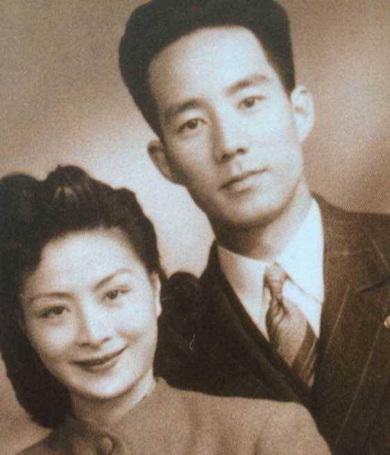 五年后,舒适才从慕容婉儿的去世悲痛中恢复过来.