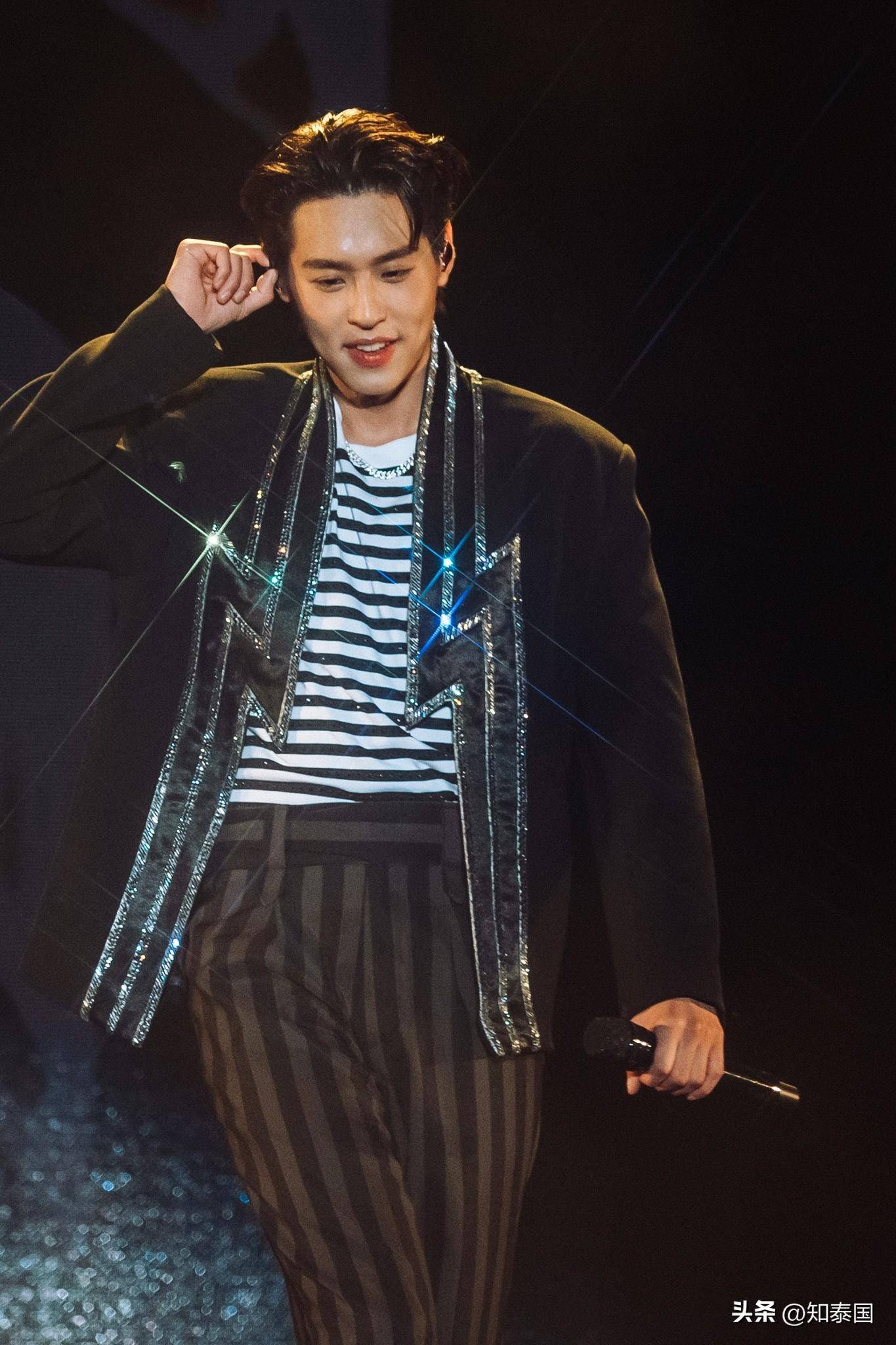 首位在华举办演唱会泰星billkin大获成功!逾60000中粉奔赴现场!