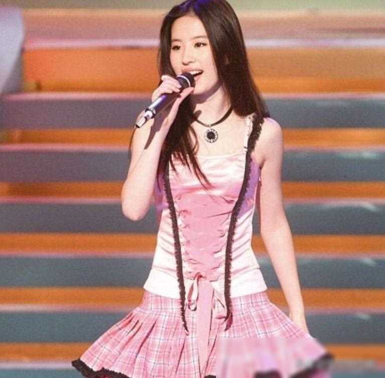 原创刘亦菲热舞照曝光19岁美少女尽显大长腿360度无死角