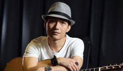 原创有没有人告诉你一曲爆红却巅峰遭封曾面临227亿违约金