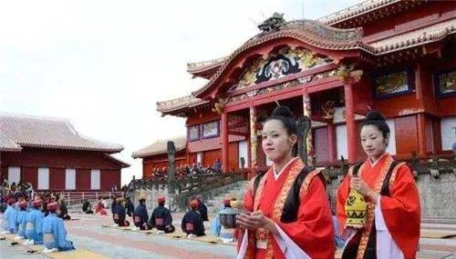 原创1950年琉球旧照商店招牌都是中文美军面露凶光女护士很漂亮