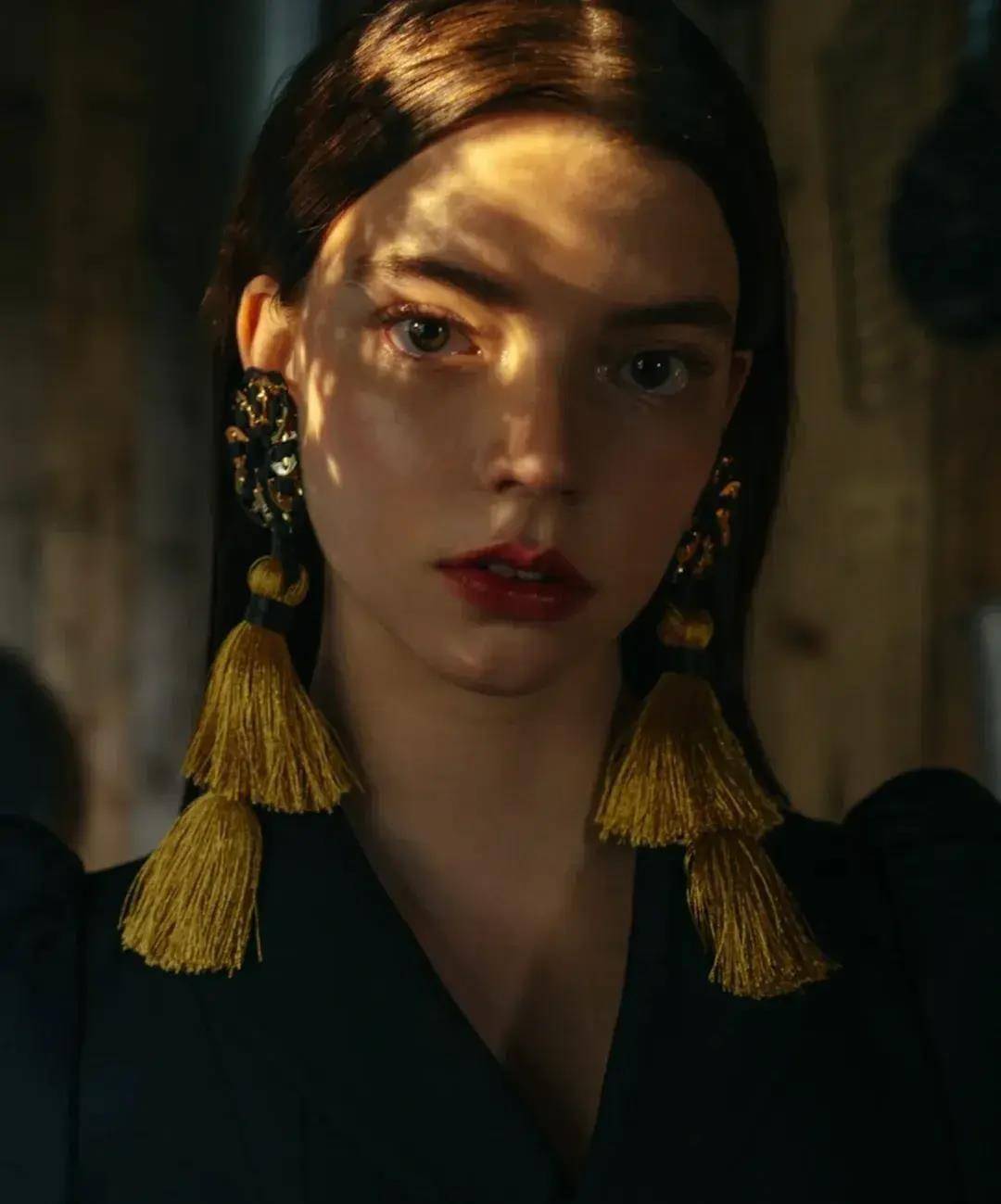 《沙丘2》惊鸿一瞥的性感荷尔蒙,原来早就是实力派的美女明星了_安雅