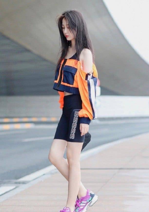 原创虞书欣说上学时没收到情书无意看到初中的大头贴这下理解你了