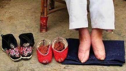 原创裹脚缠足三寸尽量三寸金莲真实照旧时的中国陋习