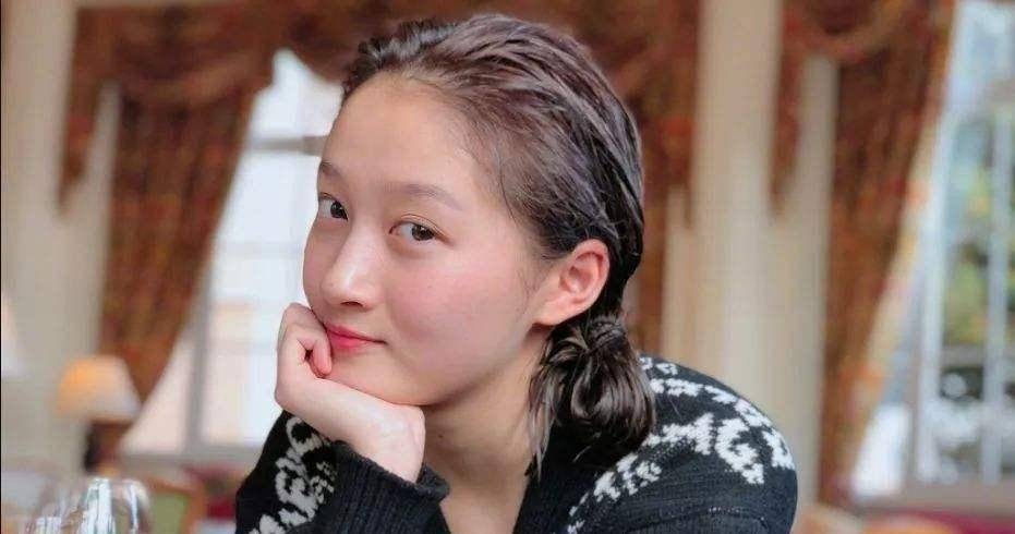 原创关晓彤晒甜蜜吻照鹿晗又有大批粉丝脱粉都说太恶心