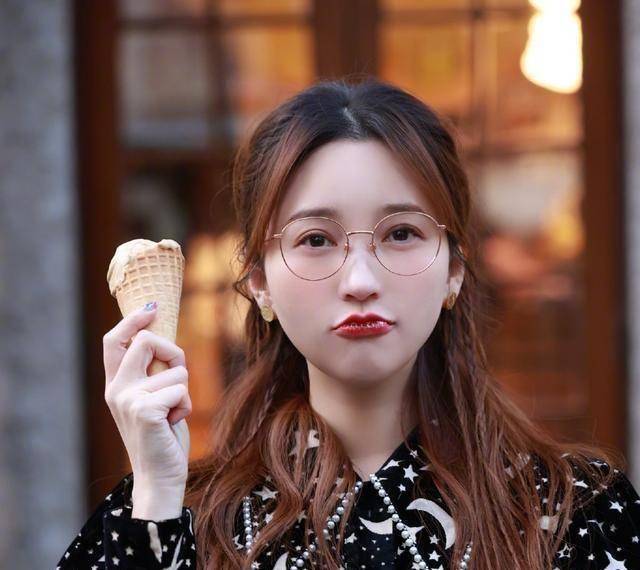 原创原创39岁金莎自曝求姻缘她怎么就到嫁不出去的地步了