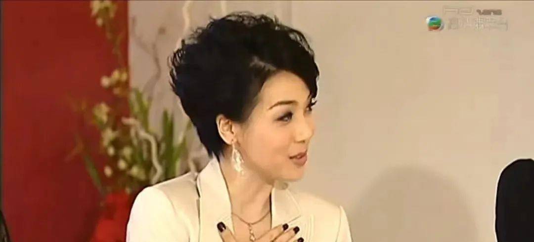 霸道总裁的小三,尖酸刻薄的职场小人,每次看到她陷害米雪和张可依,都