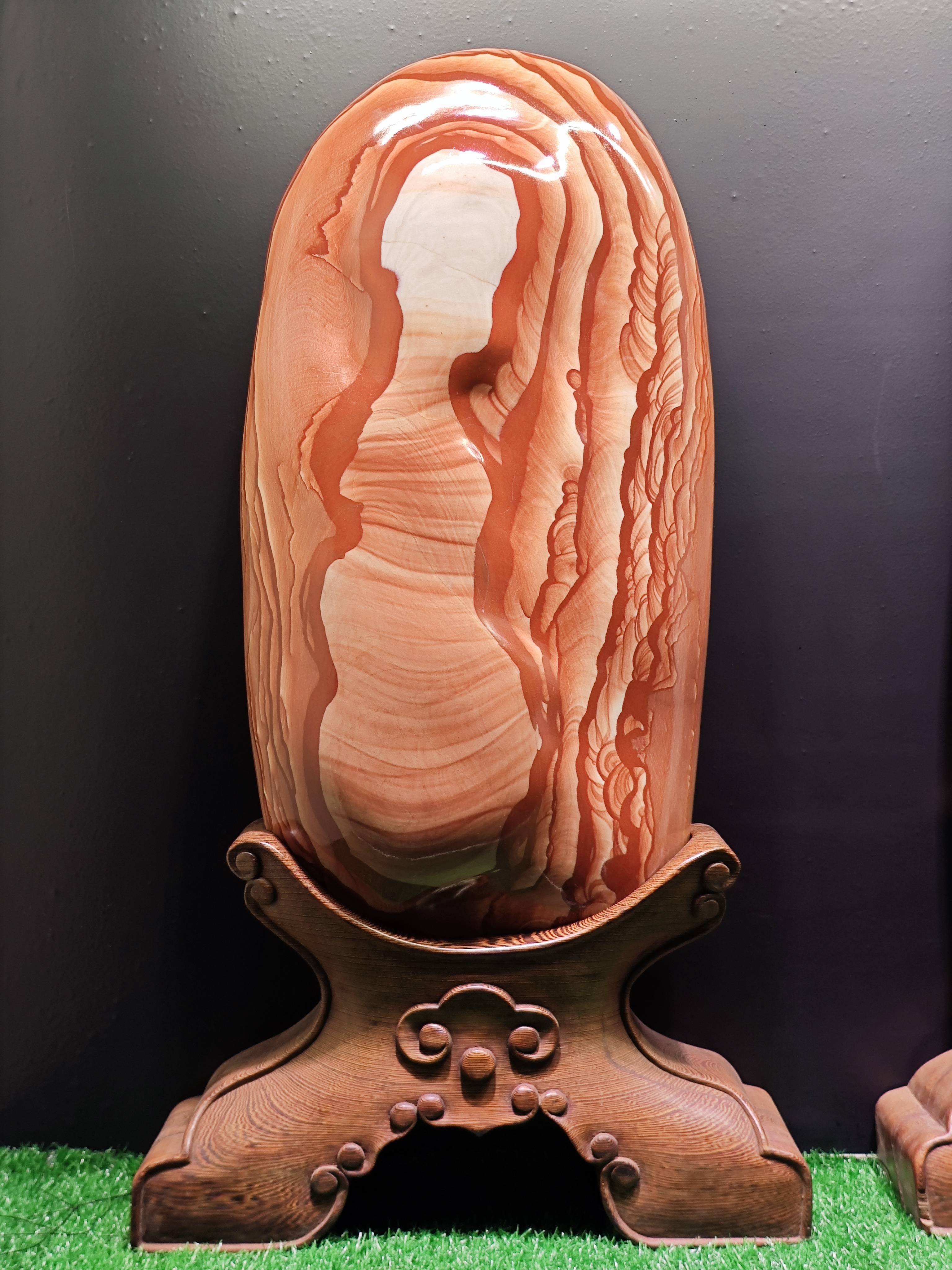 这对价值1千万元的金童玉女金海石藏于桂林桂森矿物晶体馆