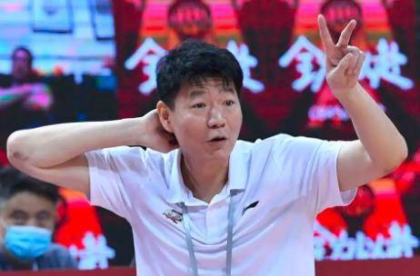 原创罚款16万新疆队危机教练邱彪反思启示杜锋之路值得借鉴