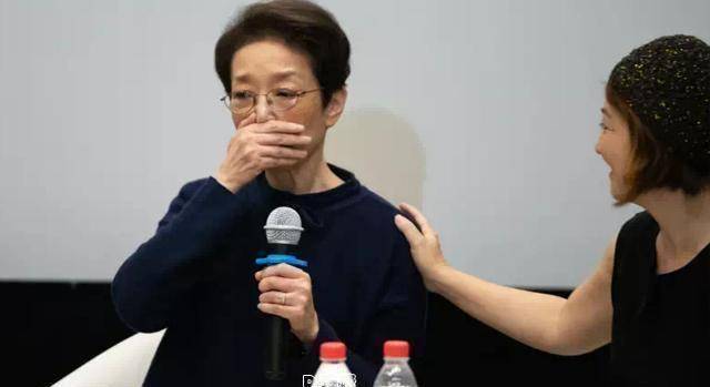 张闽的母亲罗静宜也曾在《舞台姐妹》等电影中出演角色.