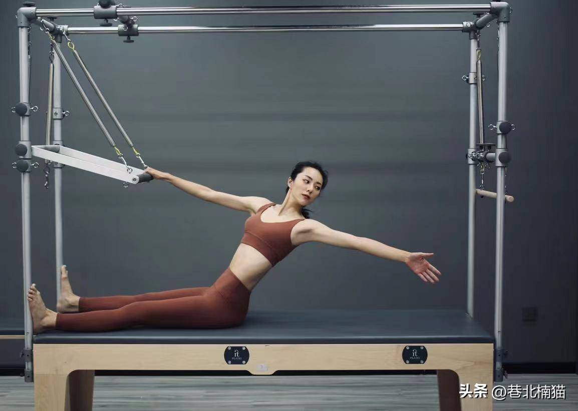 不过提起模特就一定会想起模特界的另一个传奇——奚梦瑶,她在维密上