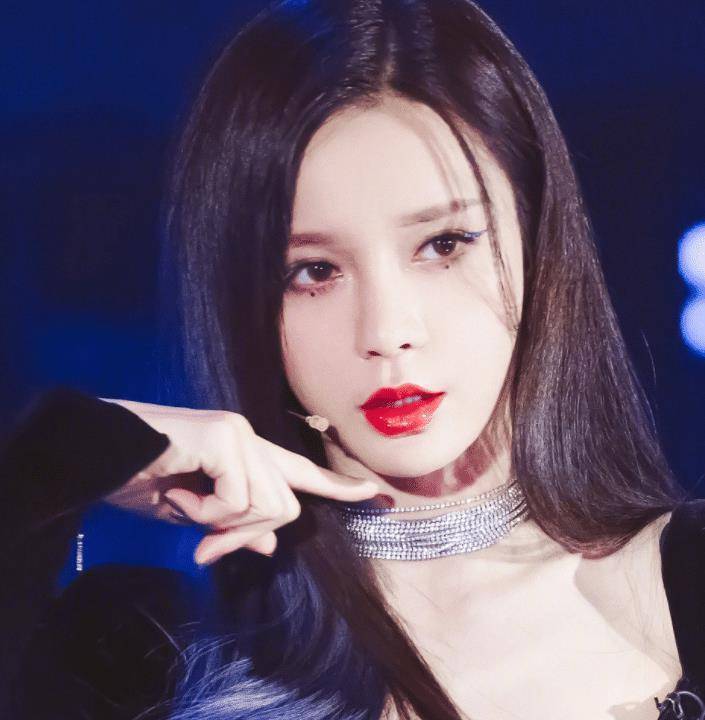 原创沈梦辰淘汰后发姐姐们的丑照有谁注意吴昕照片过于真实了