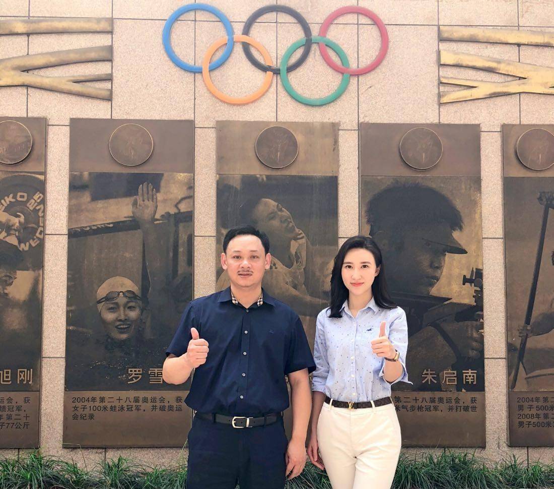 退役后的占旭刚做的第一件事,便是迎娶了自己的初恋姚健.