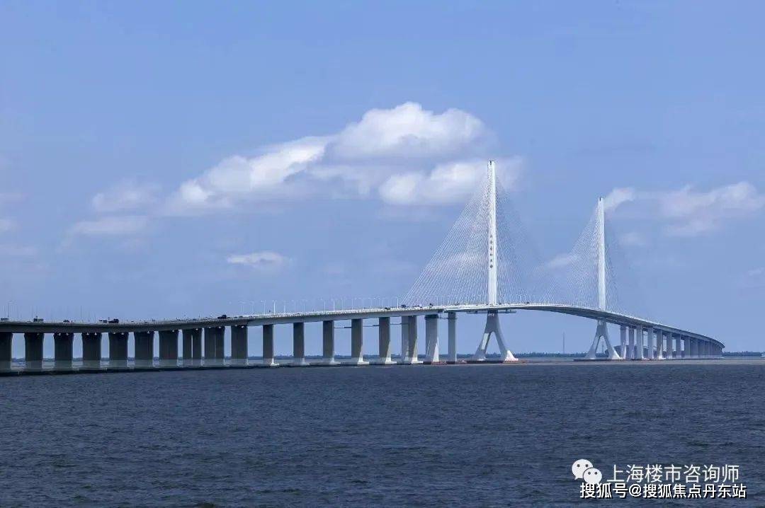 目前,经上海长江大桥驾车至外高桥,金桥,张江,杨浦全程高速,沿途风景