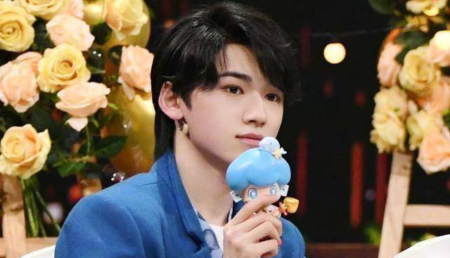 收官,关晓彤给王牌成员评分,沈涛优秀华晨宇不合格_贾玲_节目_宋亚轩