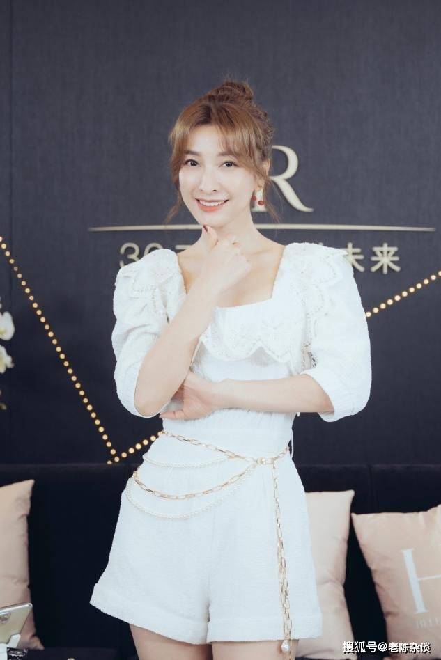 原创这谁顶得住嘛41岁吴昕饱满性感韵味十足