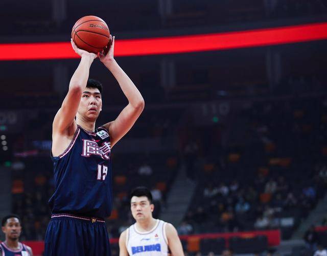 广东第三阶段豪取十连胜,徐昕席位备受关注