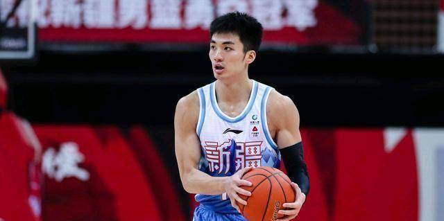 原创原创47分18篮板新疆双塔大发神威锋线二少125于德豪开挂攻防兼备