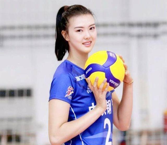 原创中国女排备战奥运蔡斌特别安排活动龚翔宇缺席张常宁和袁心玥备受