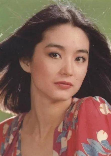 66岁林青霞近照曝光瘦身11公斤,坦言不惧老和丑,苗条身体抢镜_减肥