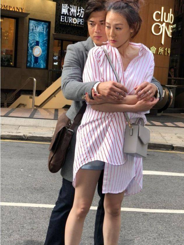 2007年,合同期满后,康华选择离开tvb,去寻找新的发展方向,去挑战更大