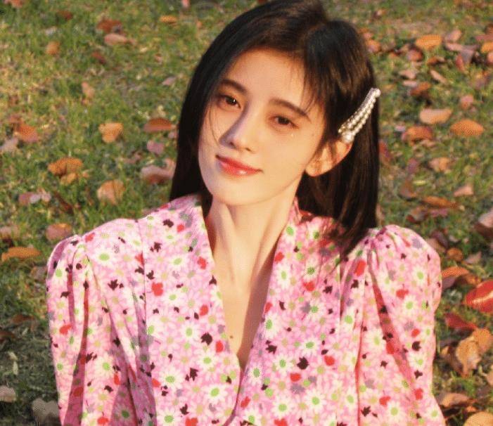 原创又被质疑整容鞠婧祎被米卡壁咚时鼻子上的透光太严重了