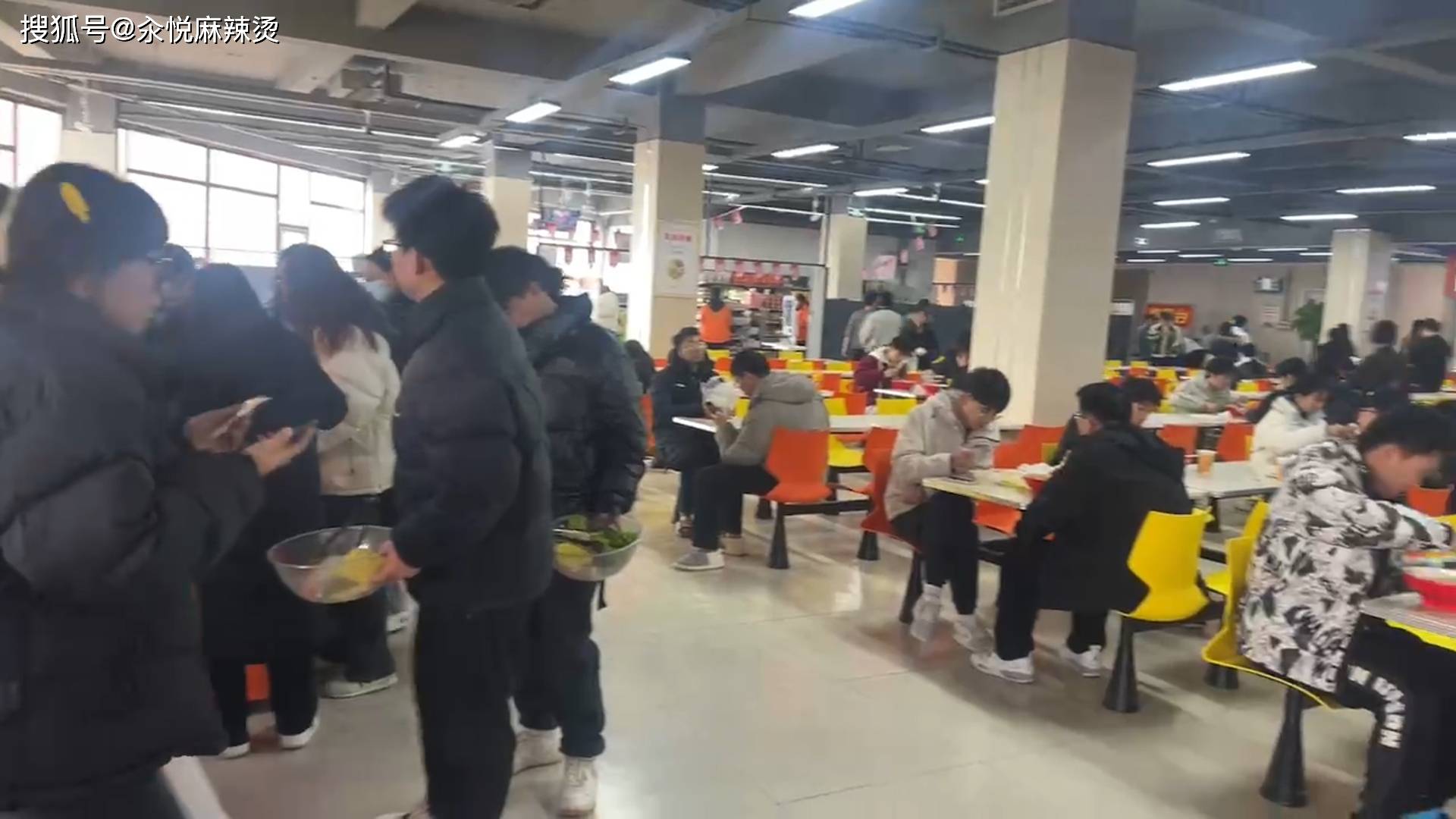 4000 青州工程学院店日均销量:400 日营业额:6000 泰安泰山学院店日均