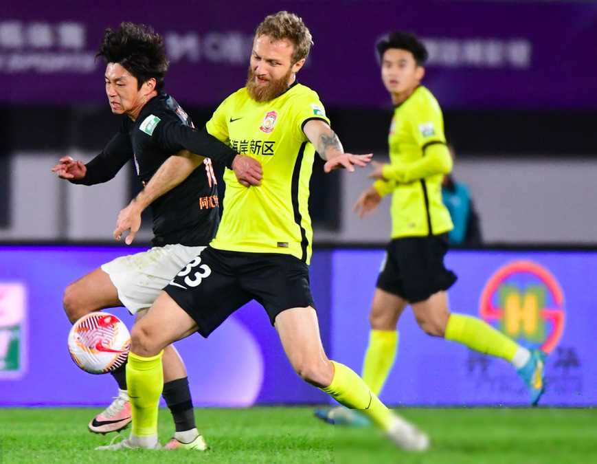 原创中超神剧情升班马队史首胜老牌球队0进球3连败两球被吹