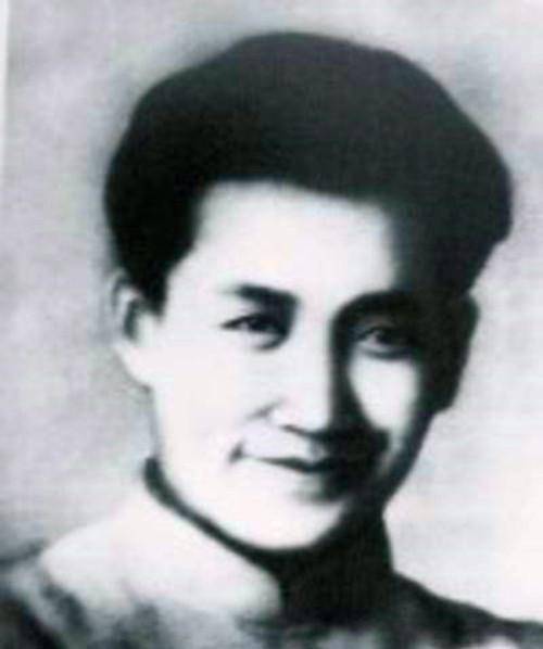 军中屡次升迁,在全面抗战中,胡琏参加了淞沪会战和湘北会战等大的会战