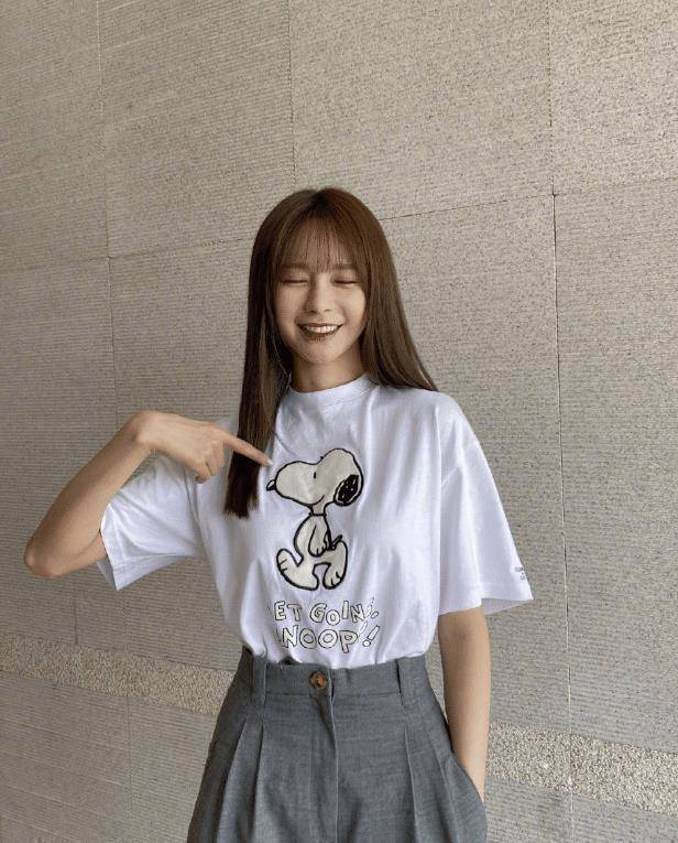 下去,且不说颜值状态,就是身材比例沈梦辰完全以压倒性胜利将雪梨碾压