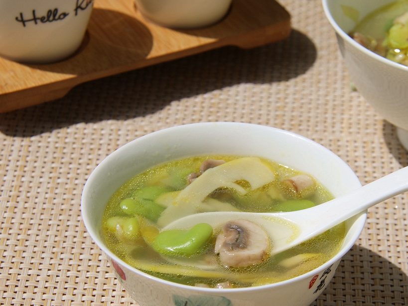 倒春寒,就喝这碗汤,好喝不长肉,还能增强免疫力,防感冒_食材_蚕豆_白