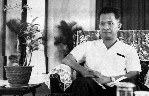 乔森潘自称是傀儡波尔布特犯下的罪行和他无关