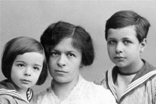 原创爱因斯坦是公认的天才为啥他的一双儿女却是疯子答案很简单