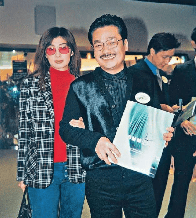 张国荣逝世21年,初恋女友受访坚信他没死,弄丢爱情信物成遗憾_倪诗蓓