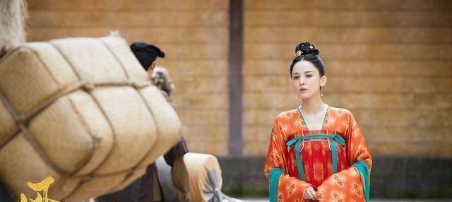 原创风起霓裳开播不久娜扎又带来新作品气质上却不敌女配