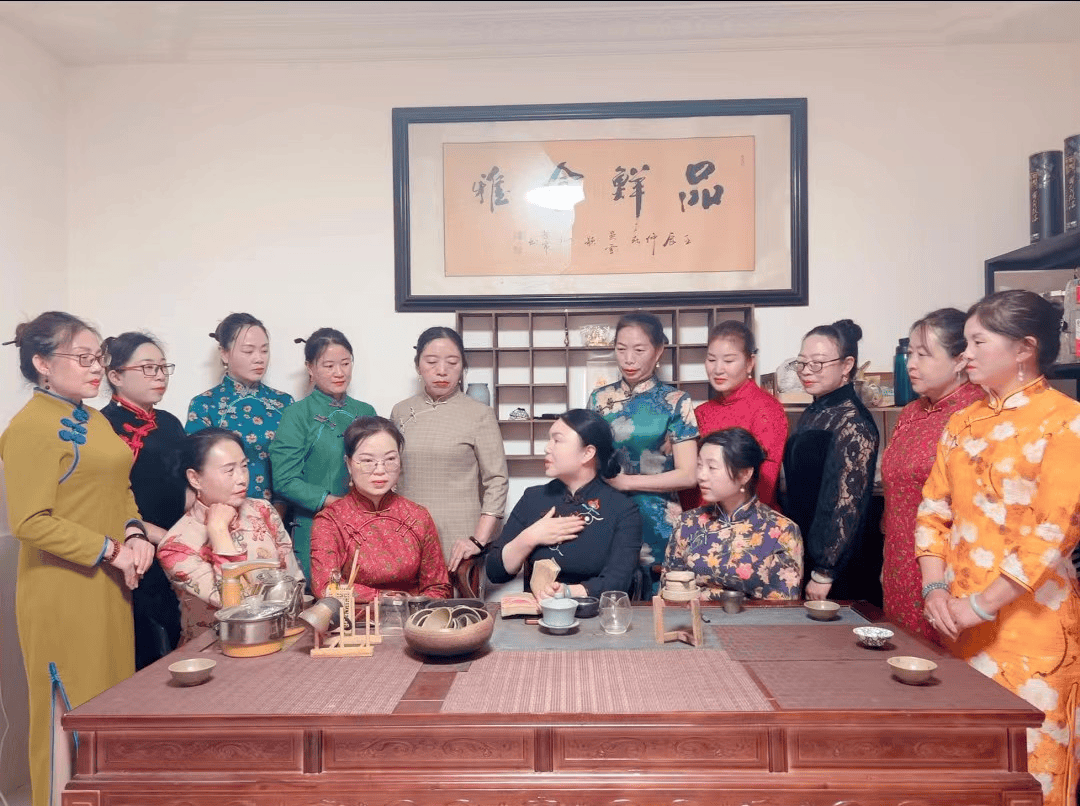 衣食住行中弘扬中华优秀传统文化举首投足间展示东方女性之魅力