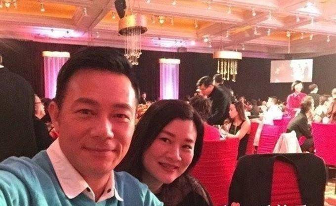 57岁张兆辉一家同框16岁女儿很像钟嘉欣儿子没继承老爸高颜值