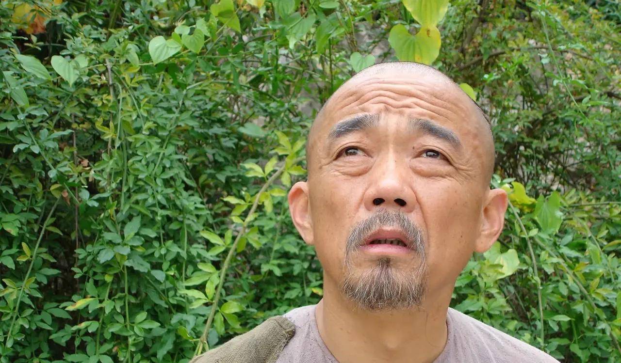 尚铁龙:娶了圈外妻子,婚后生一子,在家老婆说了算