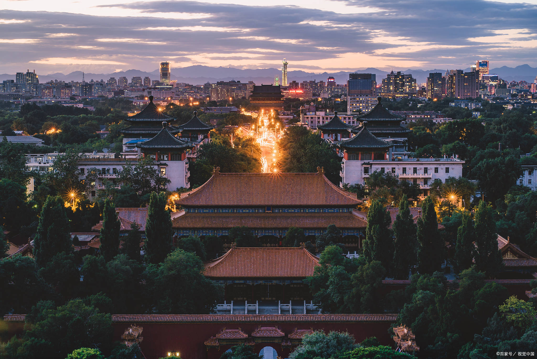 原创坐落在明清北京城的中轴线上的一座公园曾是全城的制高点