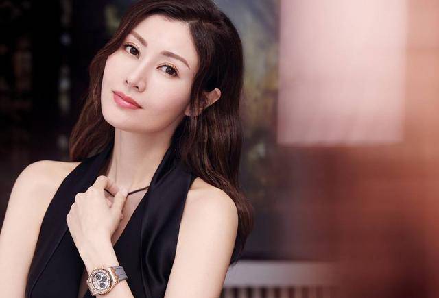 原创李嘉诚一辈子的阴影晚上带18岁的李嘉欣回家24小时内原配暴毙