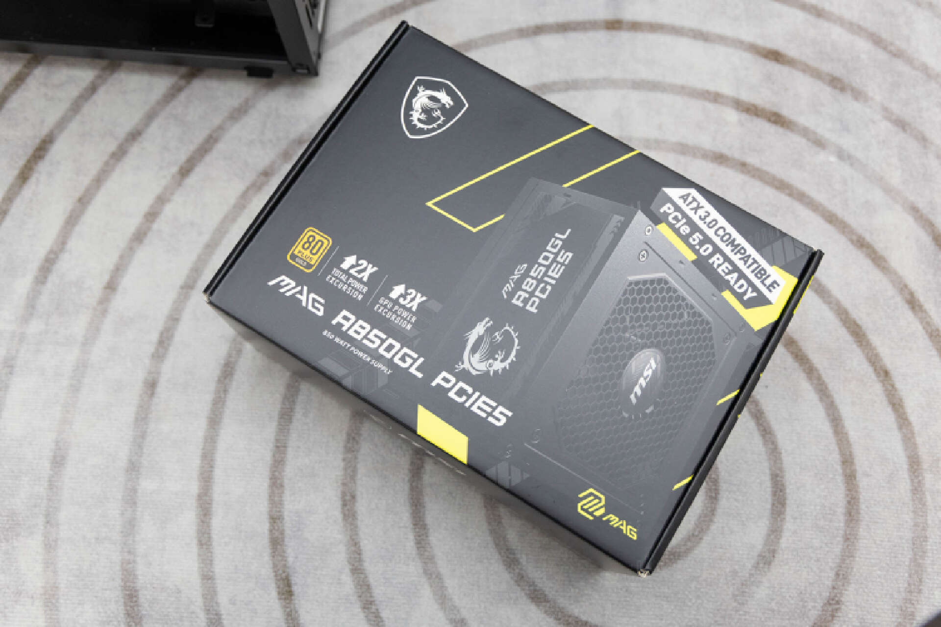 高颜值曲面海景房乔思伯tk3装机案例分享